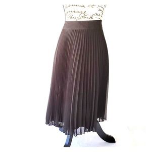 White House Black Market pleated skit NWT